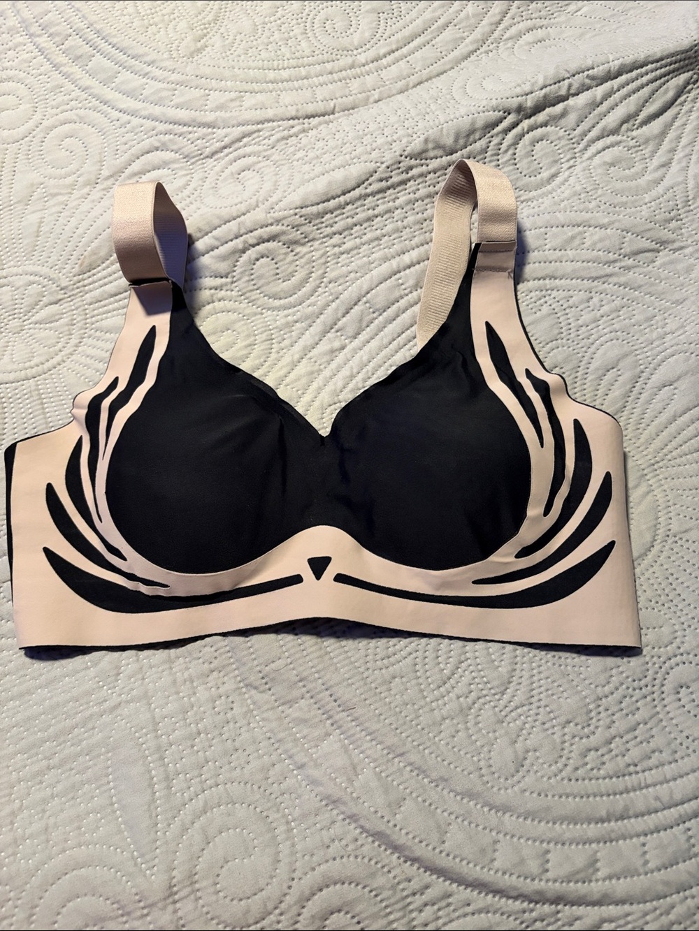 Two-Tone Wireless Comfort Bra - Black & Nude